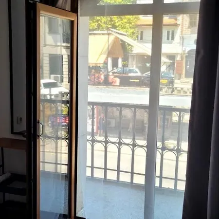 2 Bedroom Location And Stunning View! Апартамент Велико Търново